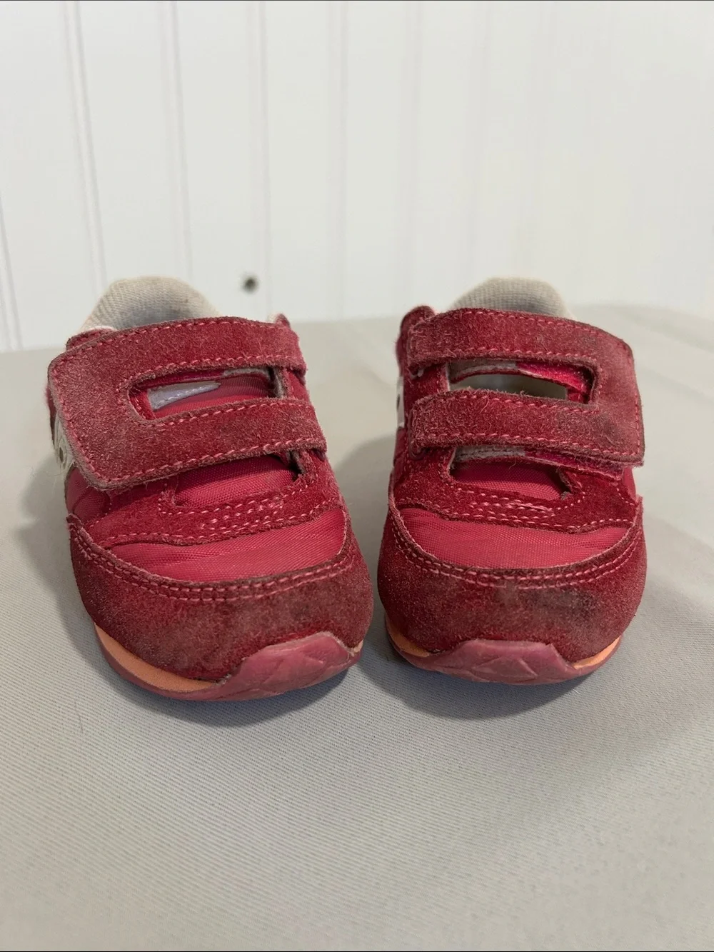 Saucony -JAZZ LOWPRO- Kids Dark Pink and Coral Velcro Sneakers SZ: 5M